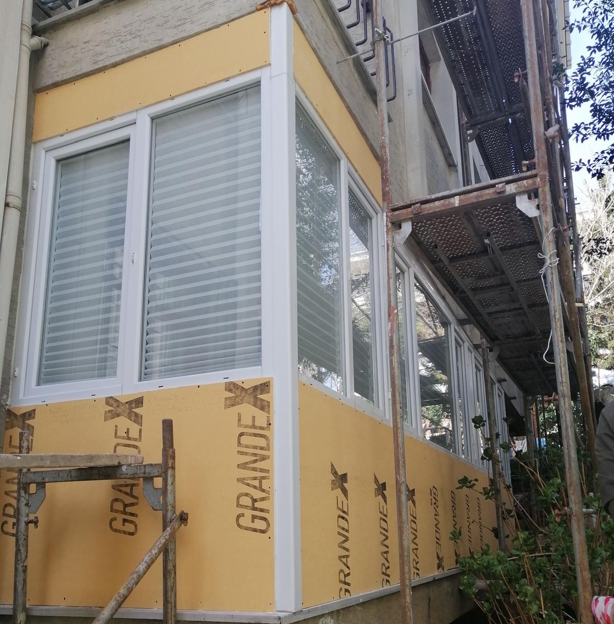 Bina Villa Etrafı İzolasyon